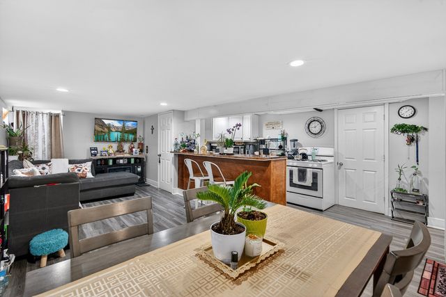 5201 Oak Street, Bellwood, IL 60104