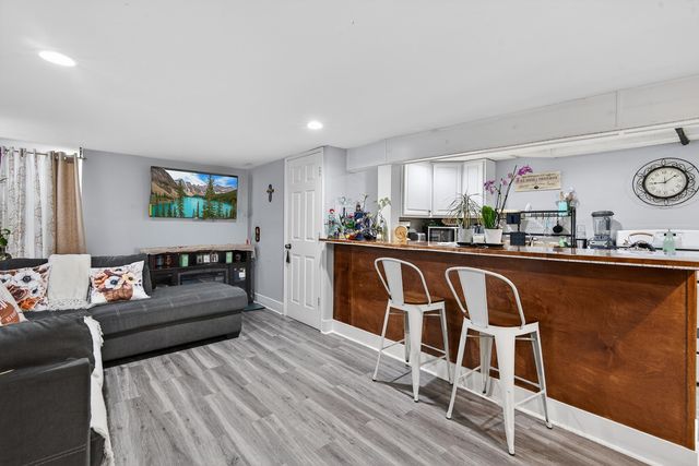 5201 Oak Street, Bellwood, IL 60104