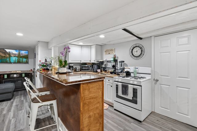 5201 Oak Street, Bellwood, IL 60104