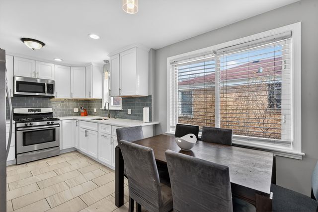 5201 Oak Street, Bellwood, IL 60104