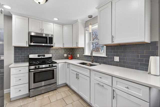 5201 Oak Street, Bellwood, IL 60104