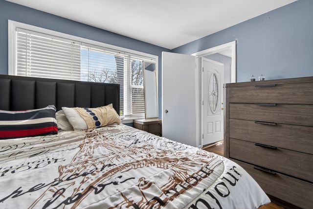 5201 Oak Street, Bellwood, IL 60104