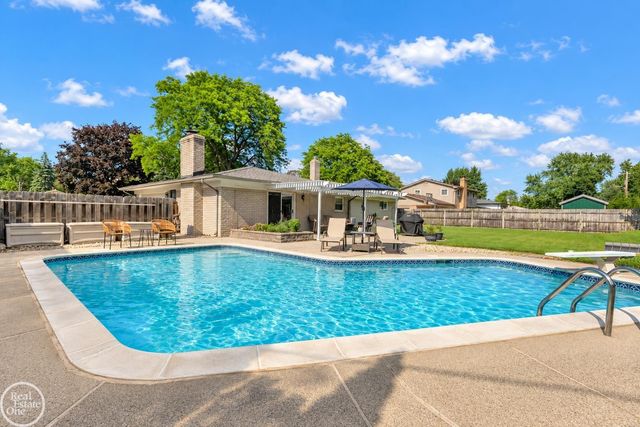 6534 Donnybrook Drive, Shelby Twp, MI 48316
