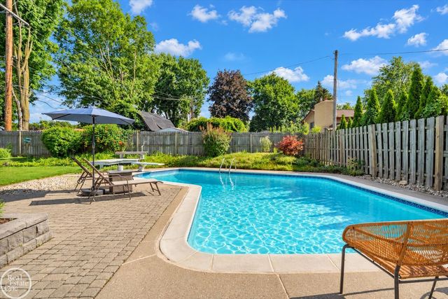 6534 Donnybrook Drive, Shelby Twp, MI 48316