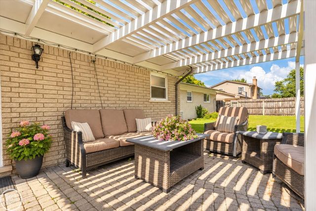 6534 Donnybrook Drive, Shelby Twp, MI 48316