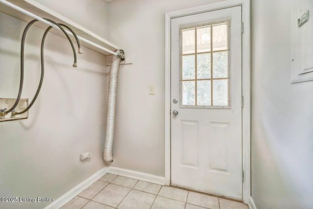 4239 Grantline View Ct, New Albany, IN 47150