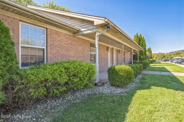 4239 Grantline View Ct, New Albany, IN 47150