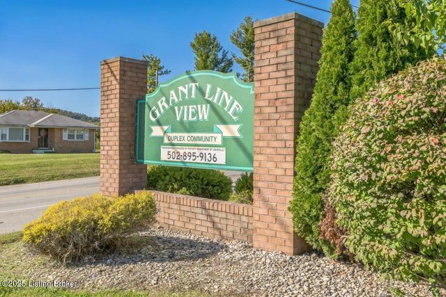 4239 Grantline View Ct, New Albany, IN 47150