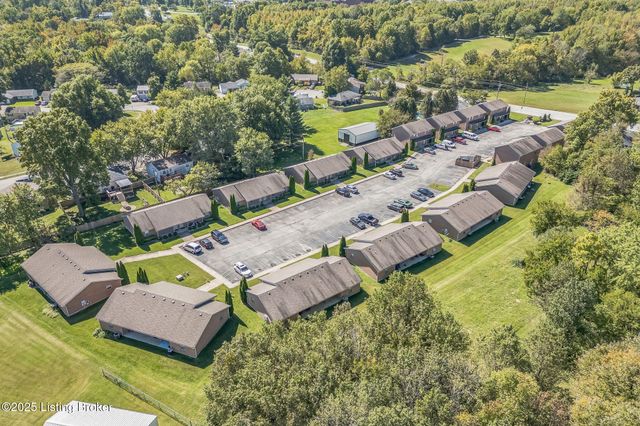 4239 Grantline View Ct, New Albany, IN 47150