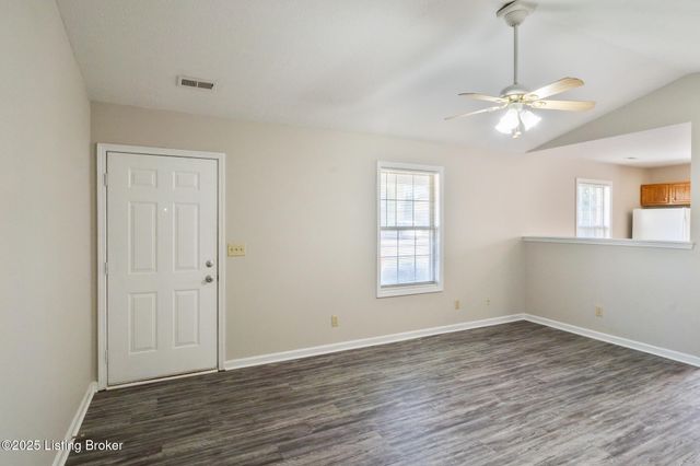 4239 Grantline View Ct, New Albany, IN 47150