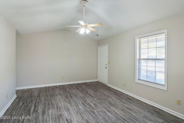 4239 Grantline View Ct, New Albany, IN 47150