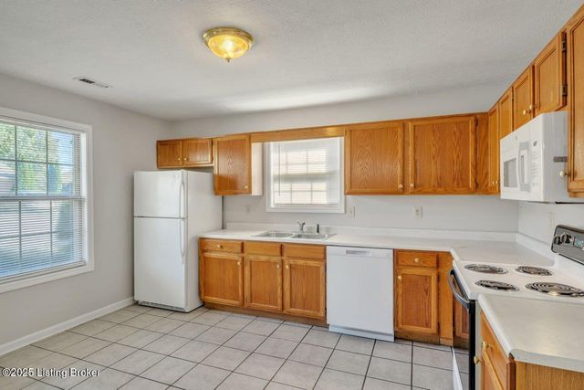 4239 Grantline View Ct, New Albany, IN 47150