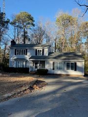 502 Lancelot Drive, Greenville, NC 27858