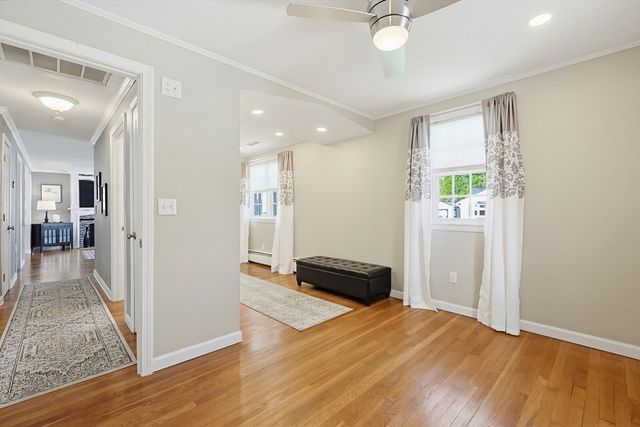 89 Coburn Dr, Lowell, MA 01854