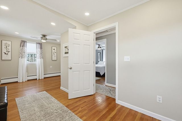 89 Coburn Dr, Lowell, MA 01854