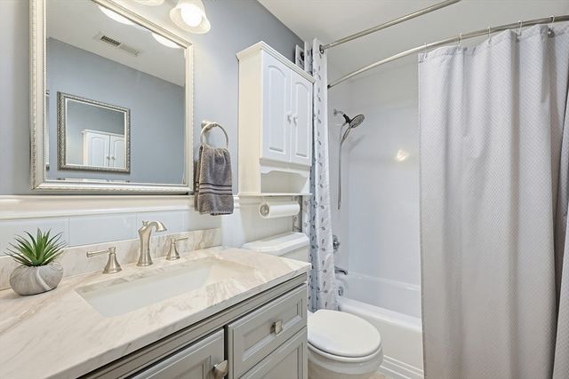 89 Coburn Dr, Lowell, MA 01854