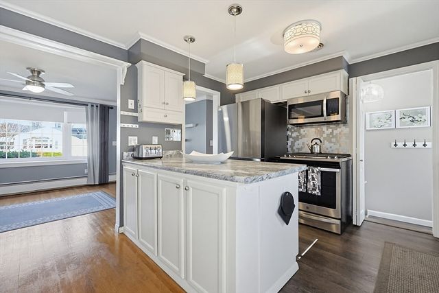 89 Coburn Dr, Lowell, MA 01854