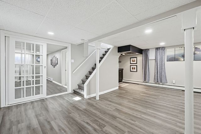 89 Coburn Dr, Lowell, MA 01854