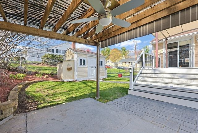 89 Coburn Dr, Lowell, MA 01854