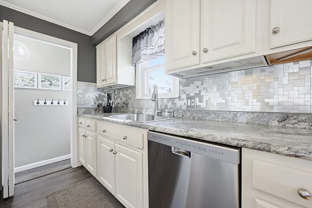 89 Coburn Dr, Lowell, MA 01854