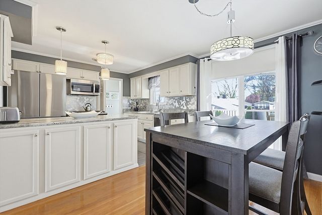 89 Coburn Dr, Lowell, MA 01854