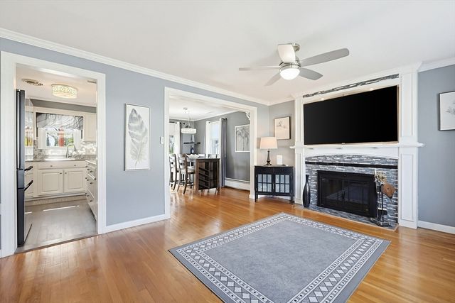 89 Coburn Dr, Lowell, MA 01854