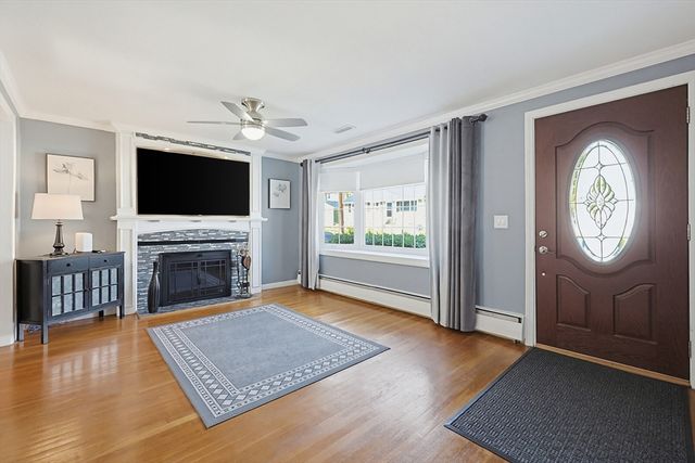 89 Coburn Dr, Lowell, MA 01854