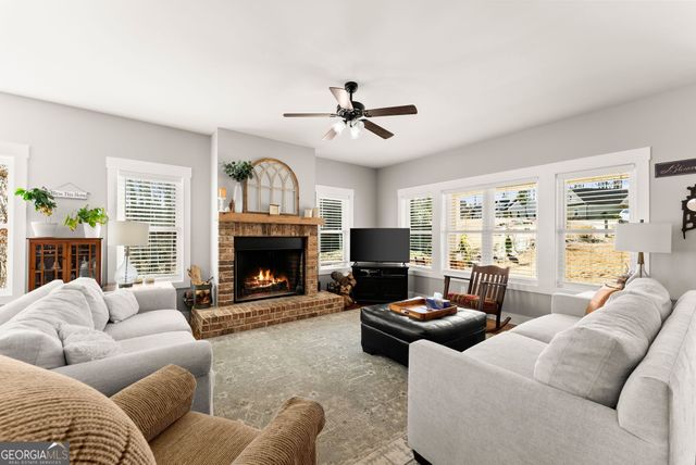 434 Riverbend Lane, Bogart, GA 30622