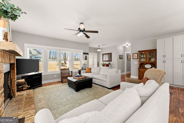 434 Riverbend Lane, Bogart, GA 30622