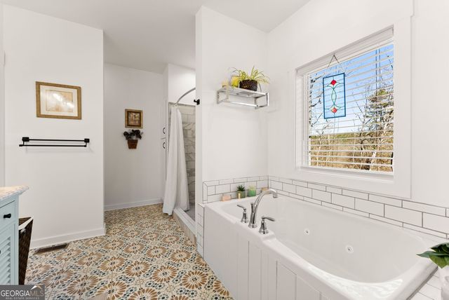 434 Riverbend Lane, Bogart, GA 30622