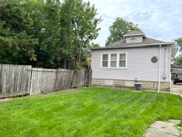 10228 S Carpenter Street, Chicago, IL 60643