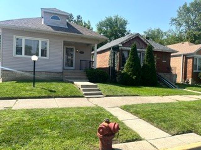 10228 S Carpenter Street, Chicago, IL 60643