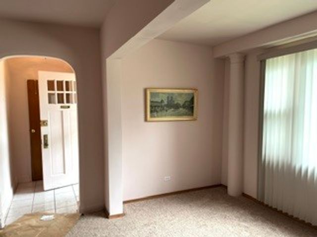 10228 S Carpenter Street, Chicago, IL 60643