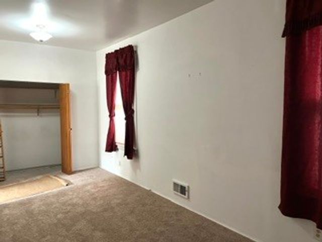 10228 S Carpenter Street, Chicago, IL 60643