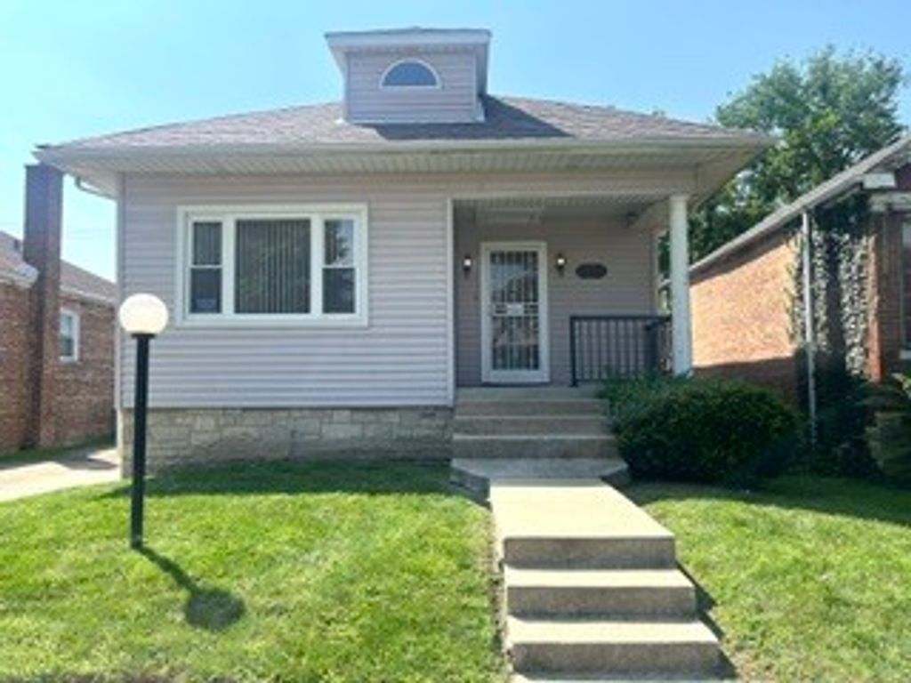 10228 S Carpenter Street, Chicago, IL 60643