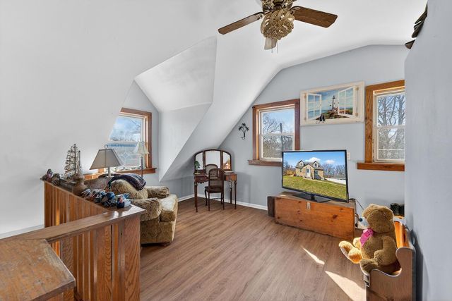 2024 W Grays LANE, Oak Creek, WI 53154