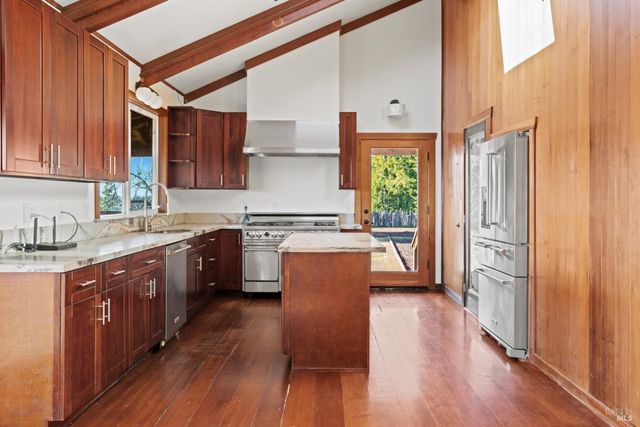 13600 Docker Hill Rd, Comptche, CA 95427