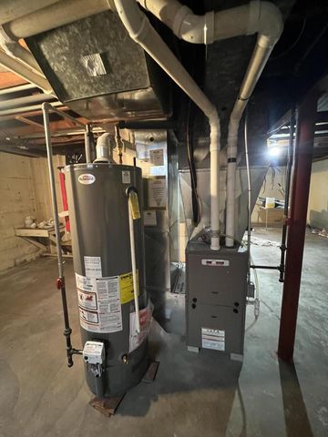 7822 W Oklahoma AVENUE, West Allis, WI 53219