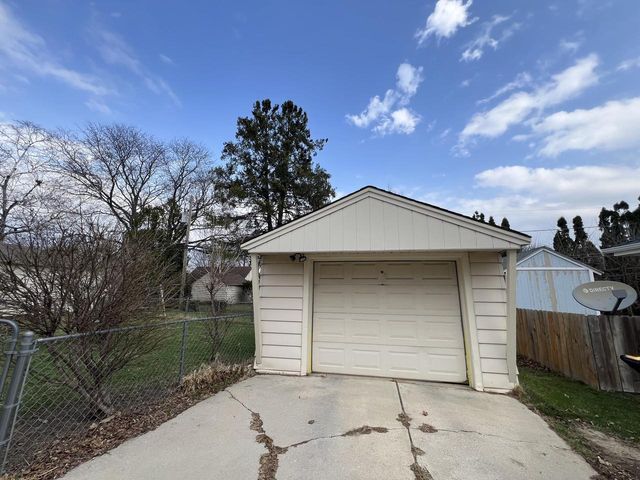 7822 W Oklahoma AVENUE, West Allis, WI 53219