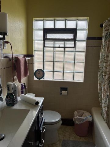 7822 W Oklahoma AVENUE, West Allis, WI 53219