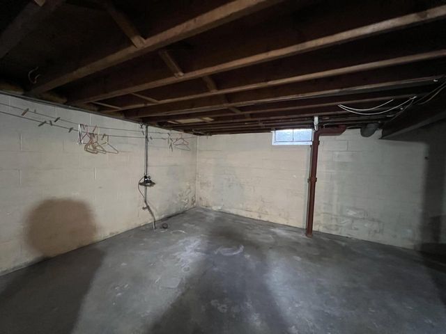 7822 W Oklahoma AVENUE, West Allis, WI 53219