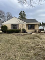7822 W Oklahoma AVENUE, West Allis, WI 53219