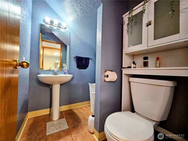 20414 2nd Avenue E, Spanaway, WA 98387