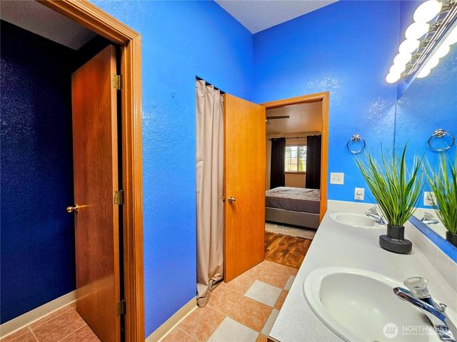 20414 2nd Avenue E, Spanaway, WA 98387