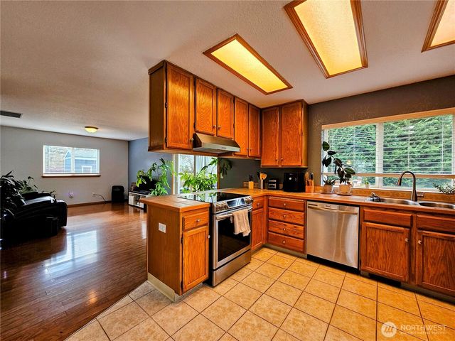 20414 2nd Avenue E, Spanaway, WA 98387