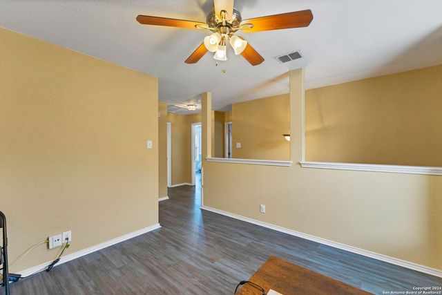 2311 Salmon Crk, Converse, TX 78109