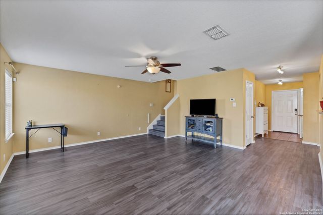 2311 Salmon Crk, Converse, TX 78109