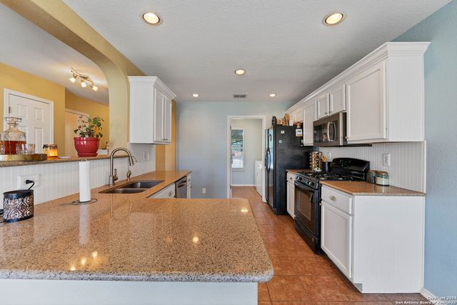 2311 Salmon Crk, Converse, TX 78109