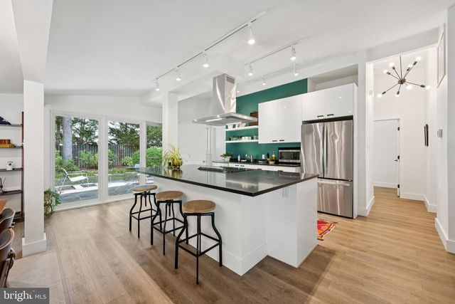 8611 CAMDEN ST, Alexandria, VA 22308