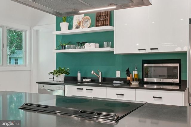 8611 CAMDEN ST, Alexandria, VA 22308